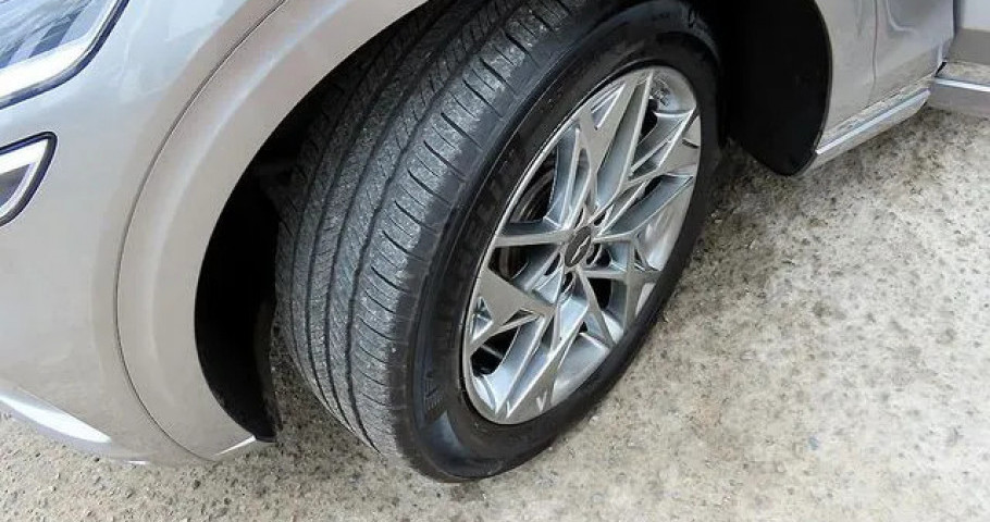 Genesis Gv70 