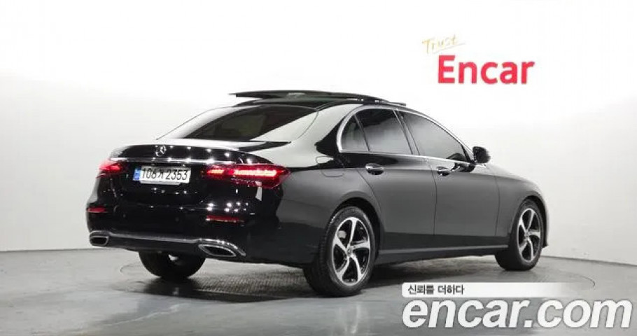 Mercedes-Benz E-Class 