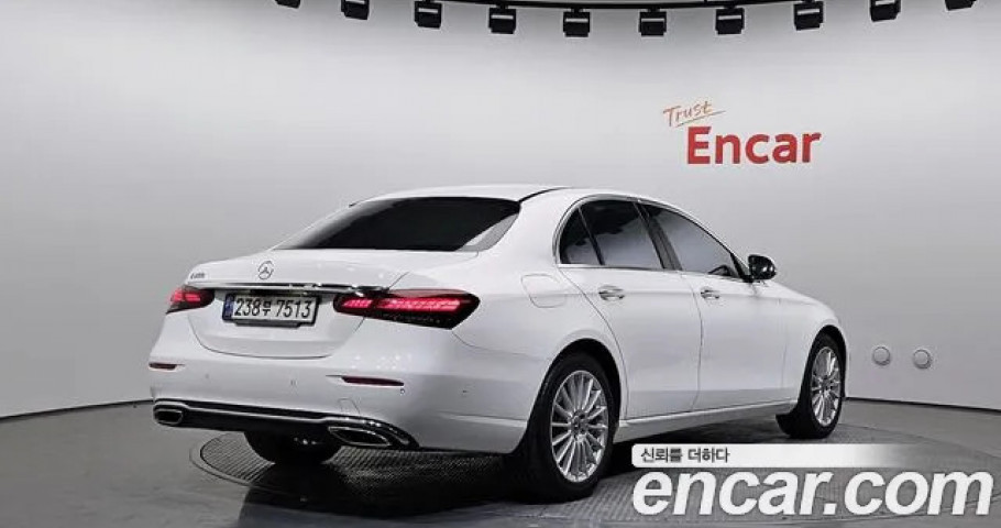 Mercedes-Benz E-Class 