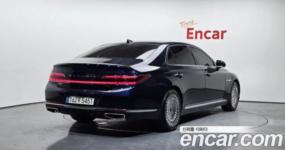 Genesis G90 