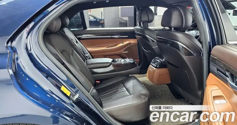 Genesis G90 