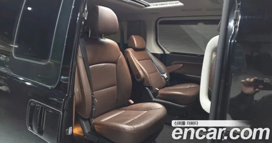 Hyundai Starex 