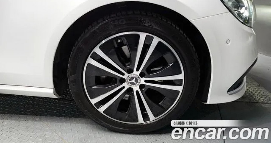 Mercedes-Benz E-Class 