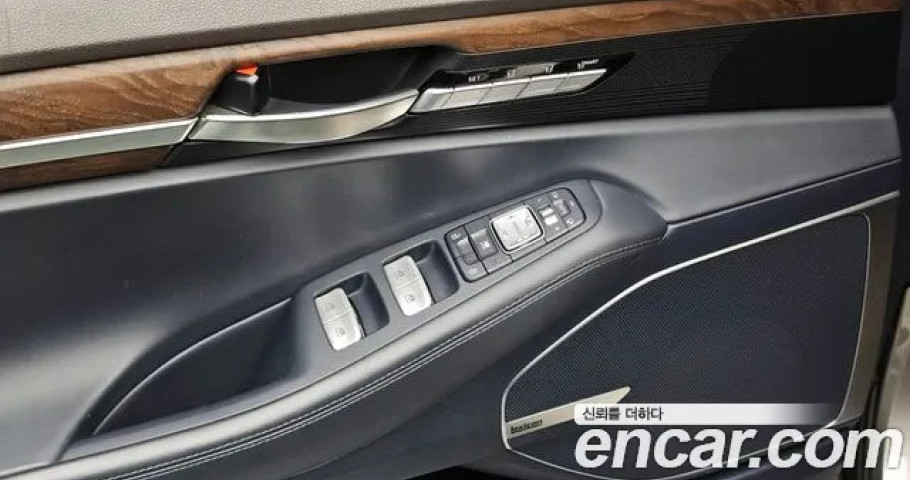 Genesis G90 