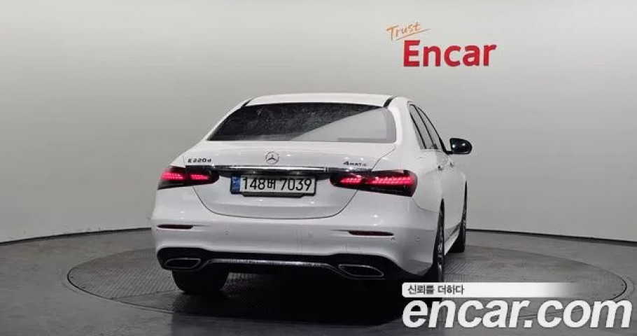 Mercedes-Benz E-Class 