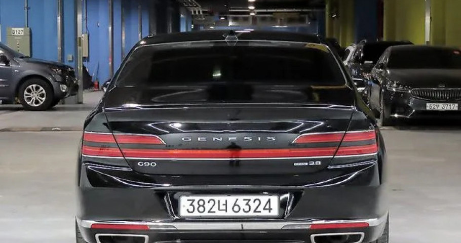 Genesis G90 