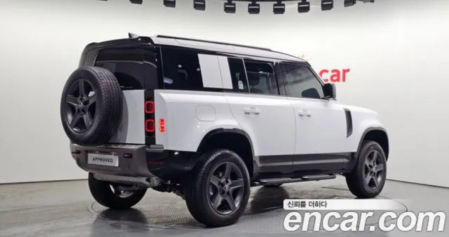 Land Rover Defender 