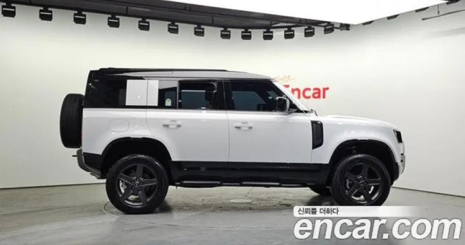 Land Rover Defender 