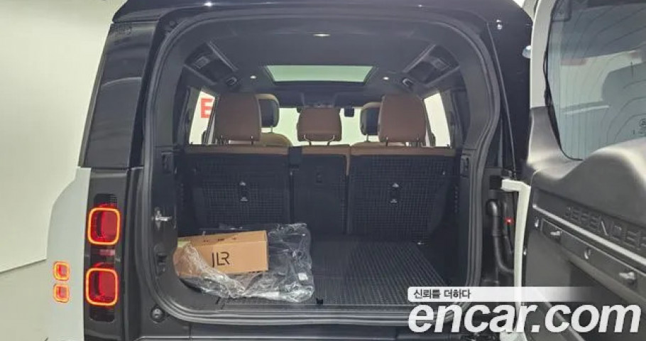 Land Rover Defender 