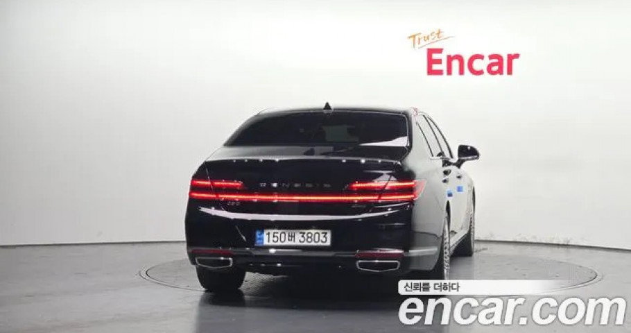 Genesis G90 