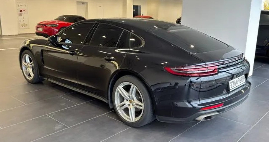 Porsche Panamera 