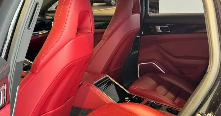 Porsche Panamera 