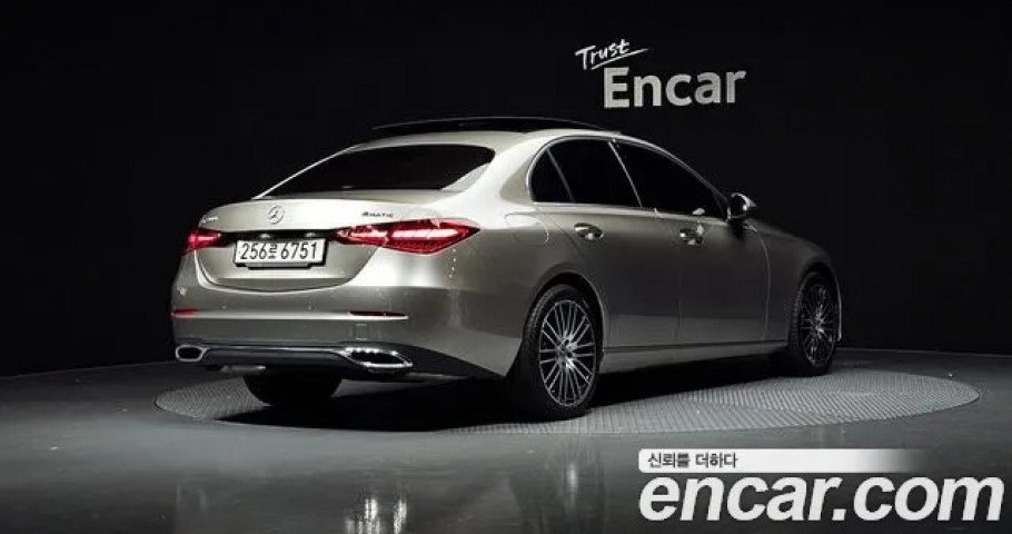 Mercedes-Benz C-Class 