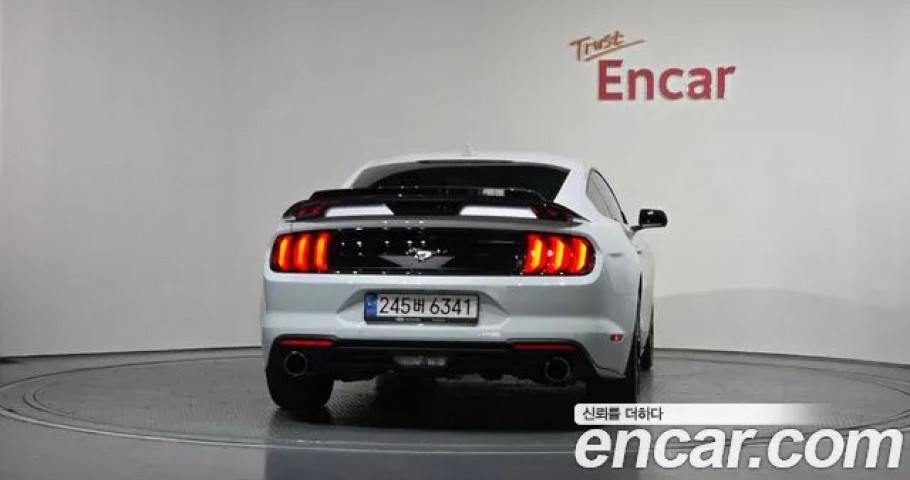 Ford Mustang 