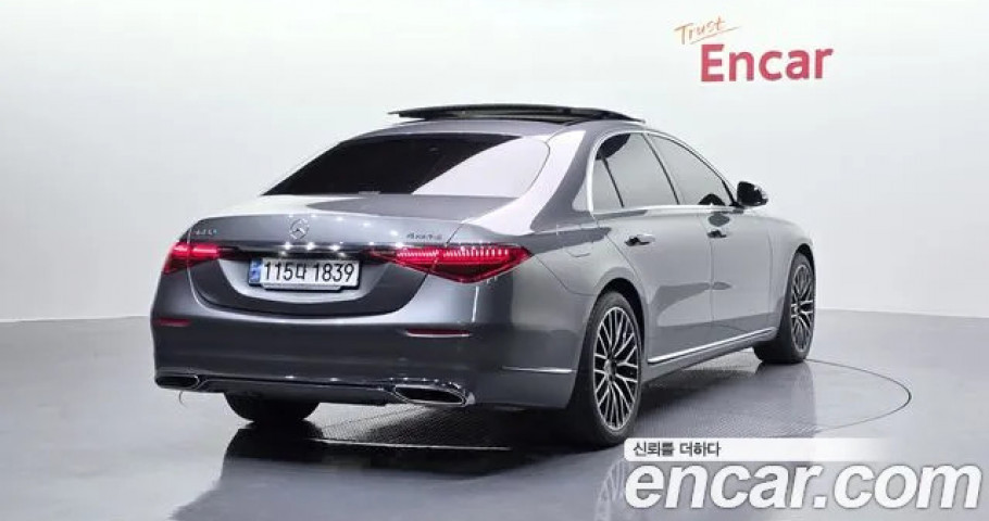 Mercedes-Benz S-Class 