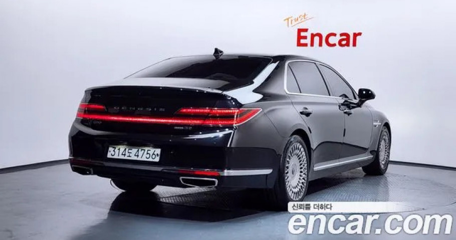 Genesis G90 