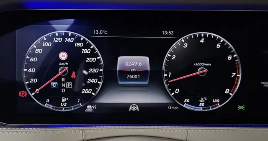 Mercedes-Benz S-Class 