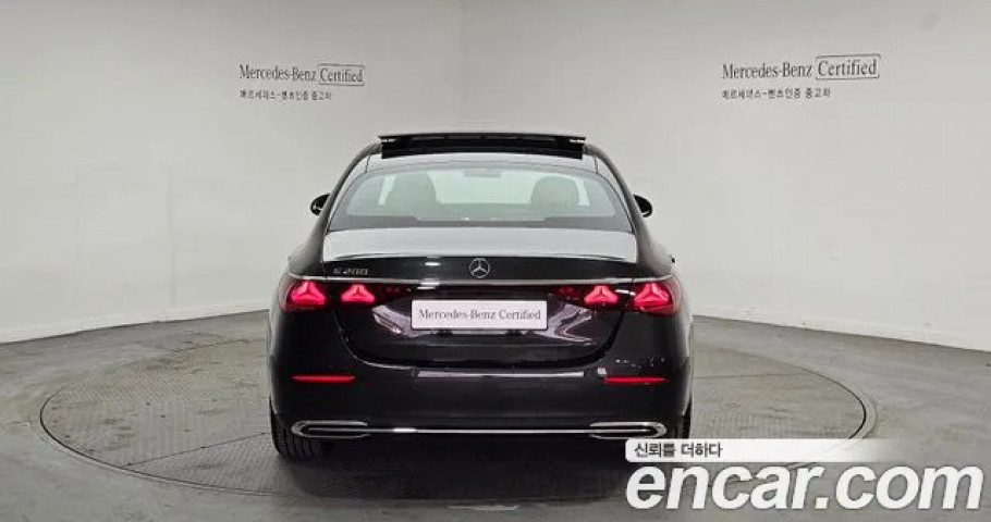Mercedes-Benz E-Class 