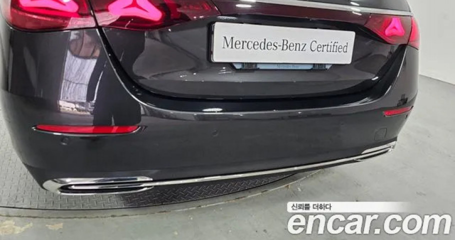 Mercedes-Benz E-Class 