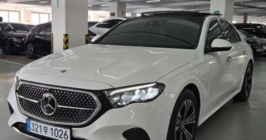 Mercedes-Benz E-Class 