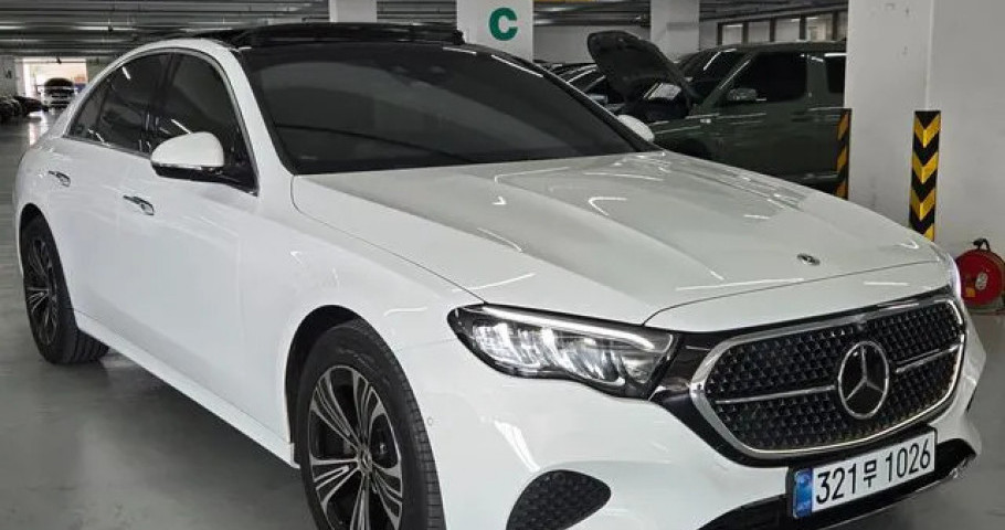 Mercedes-Benz E-Class 