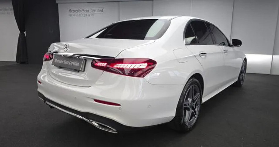 Mercedes-Benz E-Class 