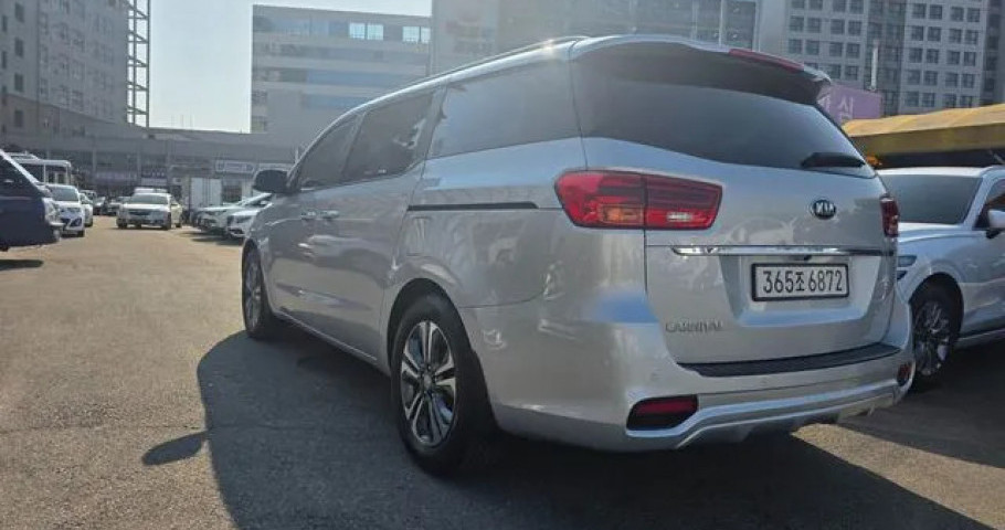 Kia Carnival 