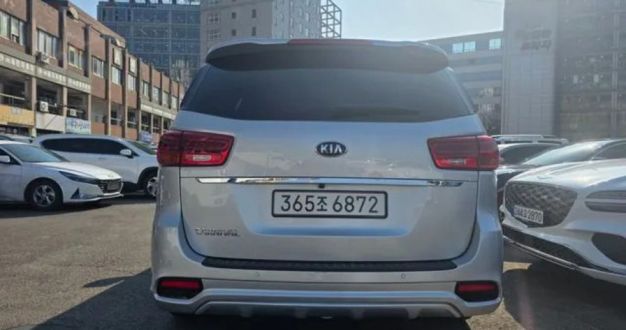 Kia Carnival 