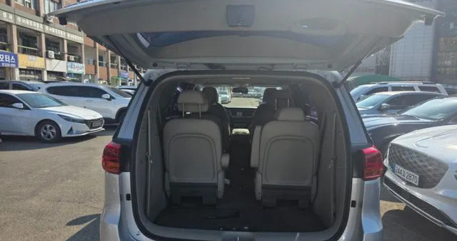 Kia Carnival 