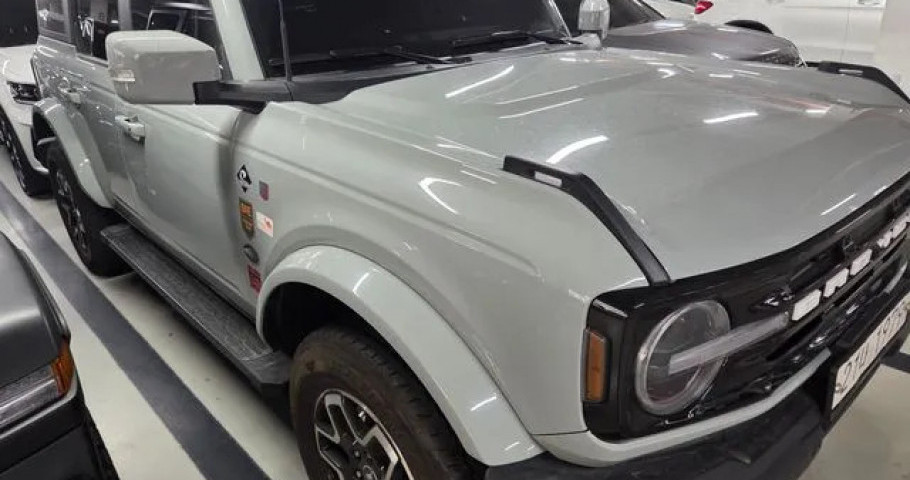 Ford Bronco 