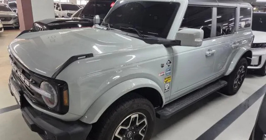 Ford Bronco 