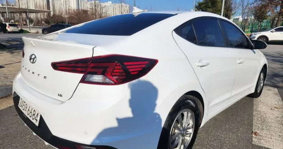 Hyundai Avante (Elantra) 