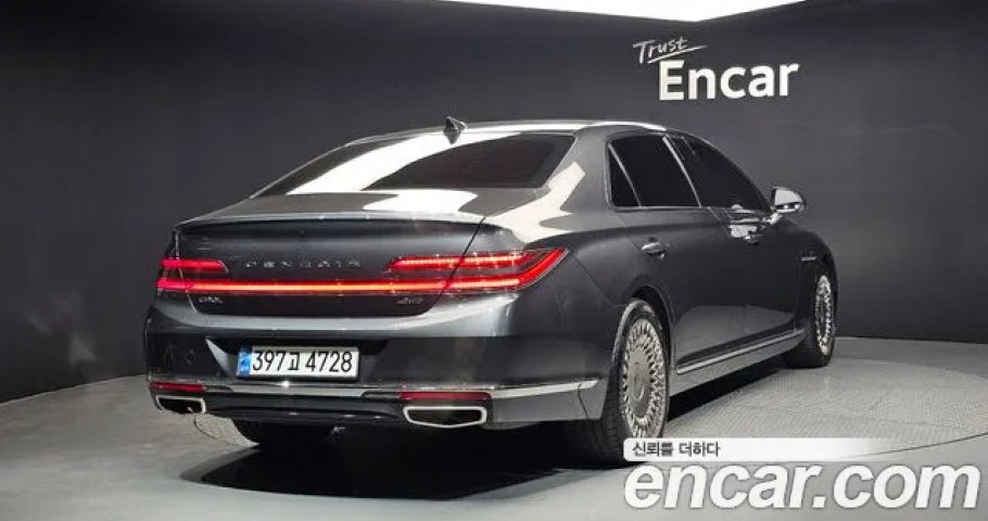 Genesis G90 