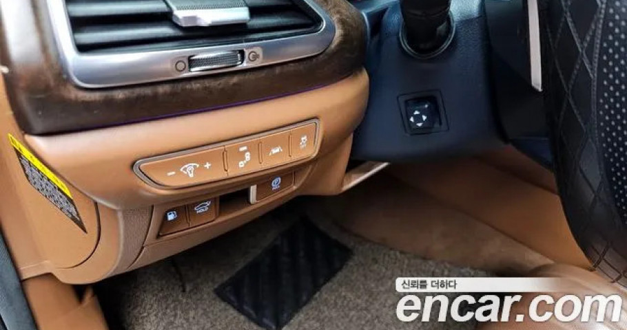 Genesis G90 
