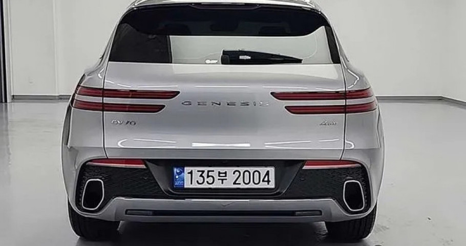 Genesis Gv70 
