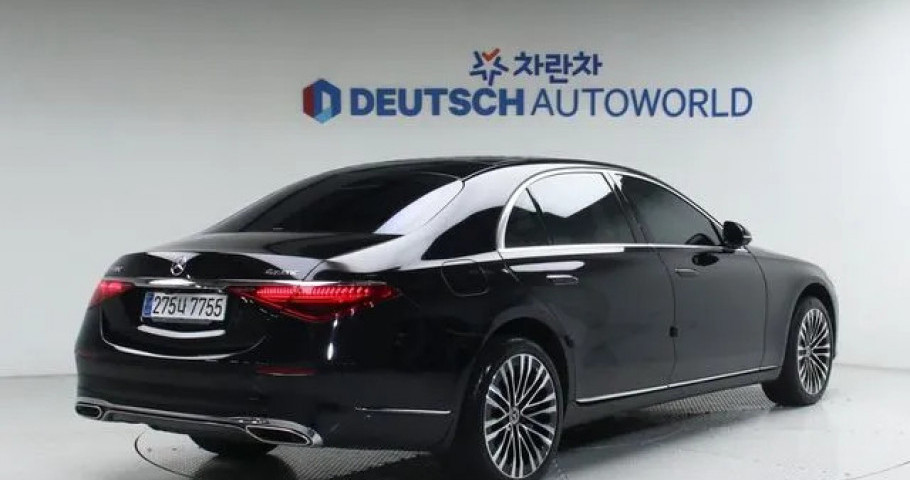 Mercedes-Benz S-Class 