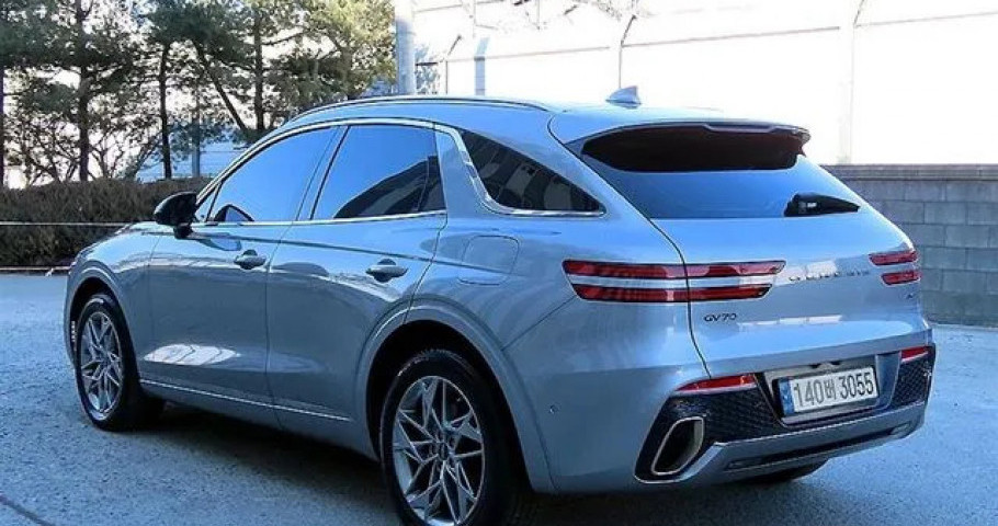 Genesis Gv70 