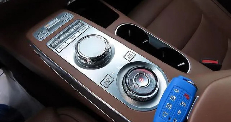 Genesis Gv70 