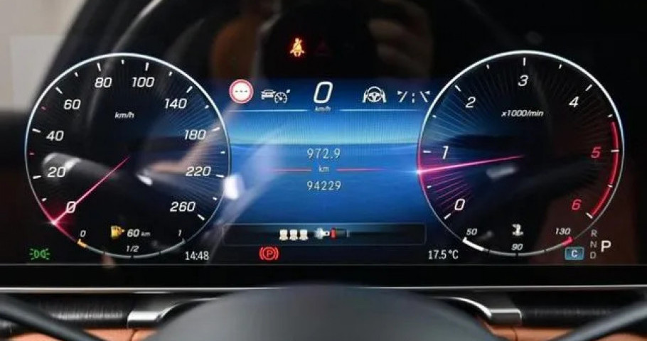 Mercedes-Benz S-Class 