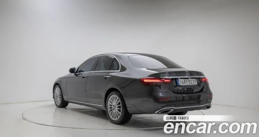 Mercedes-Benz E-Class 