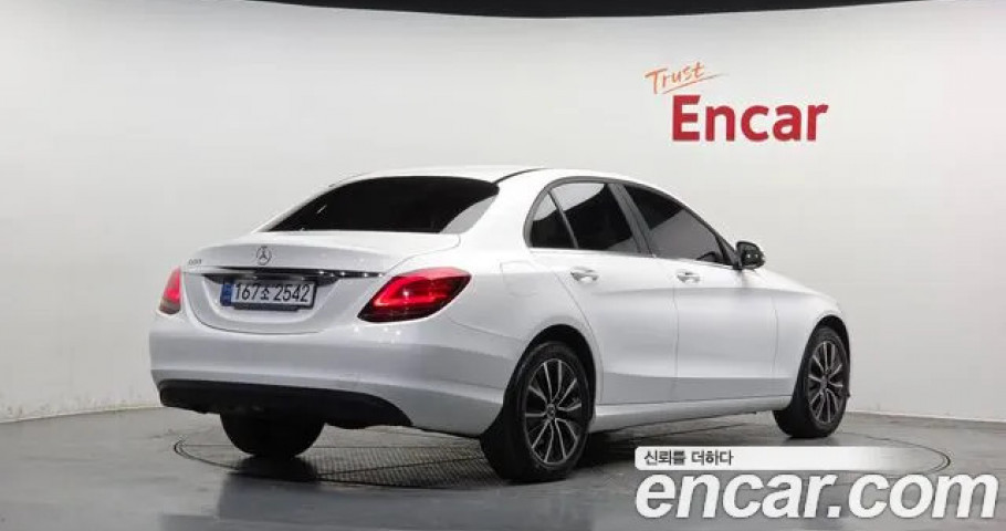 Mercedes-Benz C-Class 