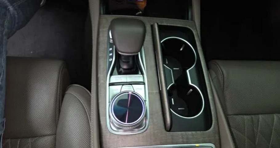 Kia K9 