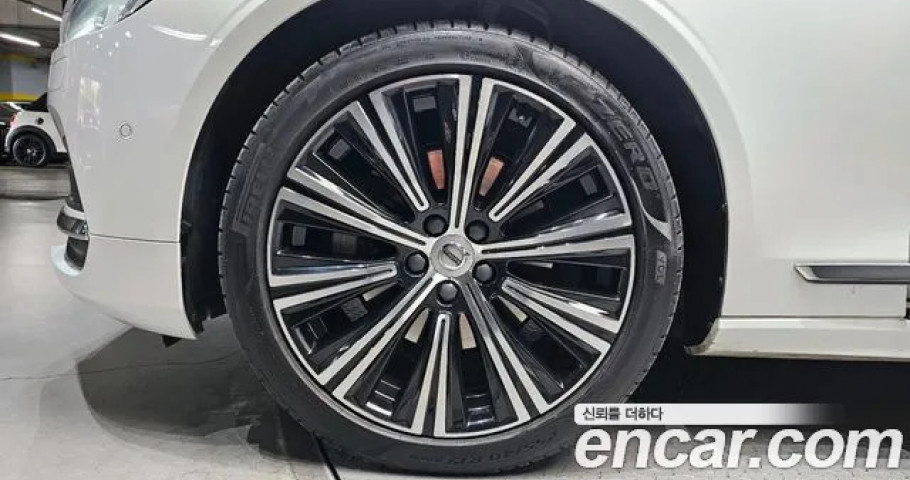 Volvo S90 