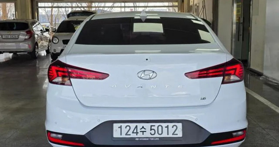 Hyundai Avante (Elantra) 