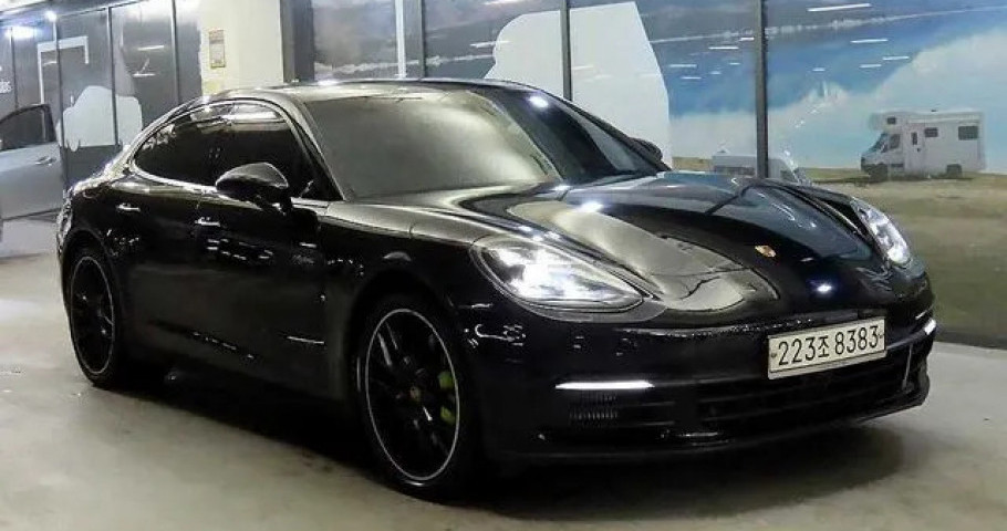 Porsche Panamera 