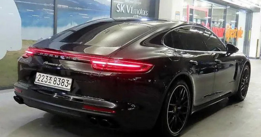 Porsche Panamera 