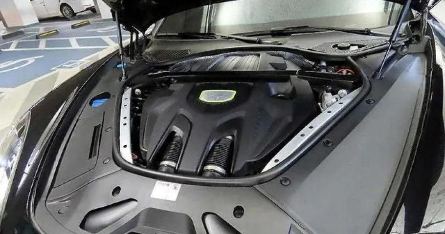 Porsche Panamera 