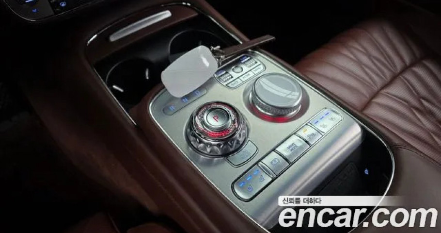 Genesis G90 