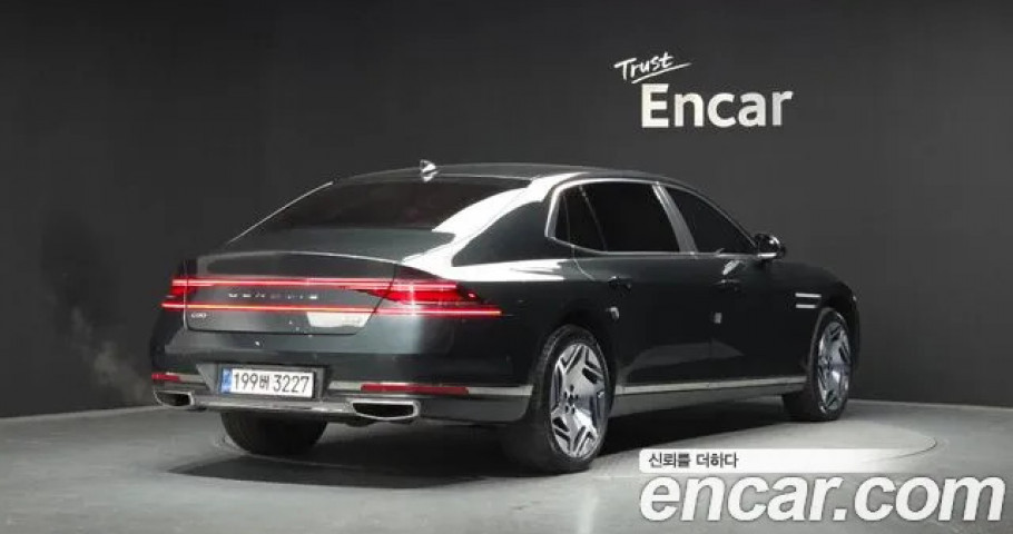 Genesis G90 
