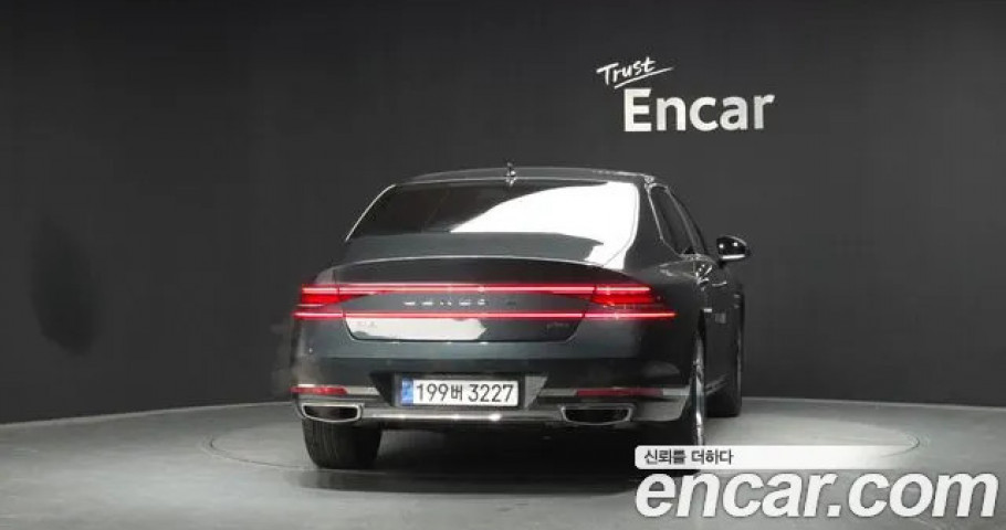 Genesis G90 